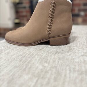 Mia Booties Women’s size 6